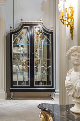 Сервант VETRINA