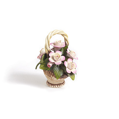 Фарфоровая корзина с маленькими розами