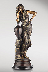 Ребекка с амфорой